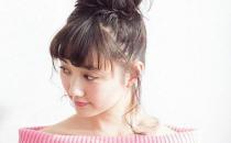 怎么扎馬尾好看？將頭發(fā)略微打毛