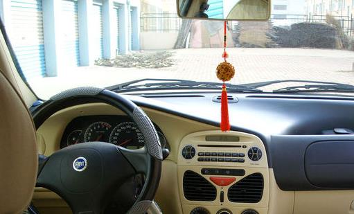 車內(nèi)風(fēng)水知多少？飾品擺放有講究