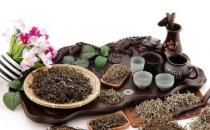 隔夜茶渣有什么用處？茶葉消除黑眼圈