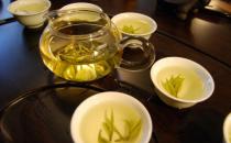 喝綠茶有什么好處？喝綠茶可以防曬