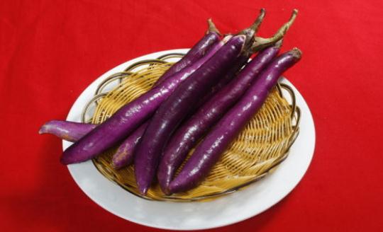 孕期不能吃什么蔬菜？孕期避免吃茄子
