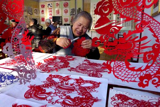 出神入化，剪紙藝術(shù)代代傳承