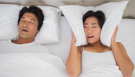 打呼嚕怎么辦？治療打呼嚕的小偏方