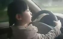 5歲女孩開車上路？孩子出行安全提醒
