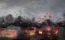 雷雨天怎么開(kāi)車(chē)才安全