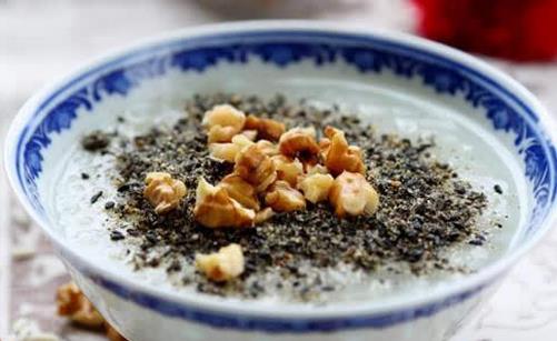 脫發(fā)吃什么好？教你三類脫發(fā)的食療方法