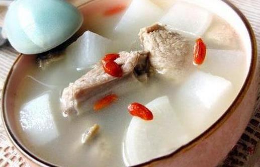 北方初雪，快來(lái)煲一鍋?zhàn)萄a(bǔ)靚湯