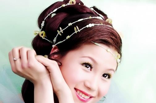 胖臉怎么化妝？ 彩妝瘦臉大作戰(zhàn)