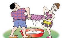 羽絨服應(yīng)該如何清洗？清洗羽絨服的技巧