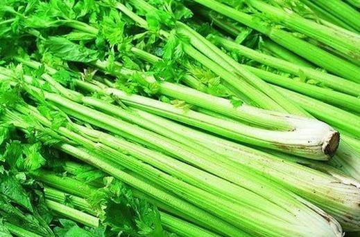嬰兒濕疹有什么癥狀？春季多吃芹菜可預(yù)防濕疹