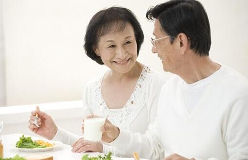 老年人保護(hù)腸胃健康的方法有哪些