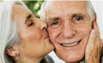 愛美老人如何“吃去”老年斑？