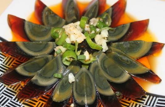皮蛋怎么切不粘刀？怎么辨別松花蛋？