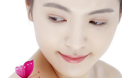 擺脫約會囧妝容 3招教你快速簡單補(bǔ)妝
