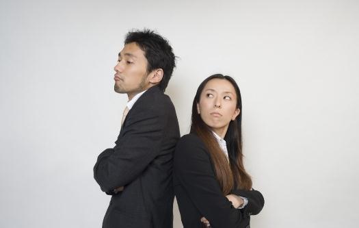 職場(chǎng)的潛規(guī)則：莫和同事金錢往來