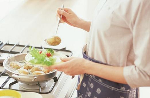 如何把營(yíng)養(yǎng)知識(shí)運(yùn)用到生活中？