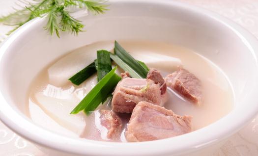 煲排骨湯不放鹽補(bǔ)鈣效果更好哦！
