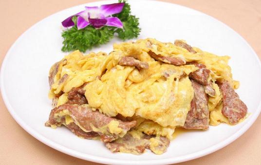 滑蛋炒牛肉的營(yíng)養(yǎng)食譜
