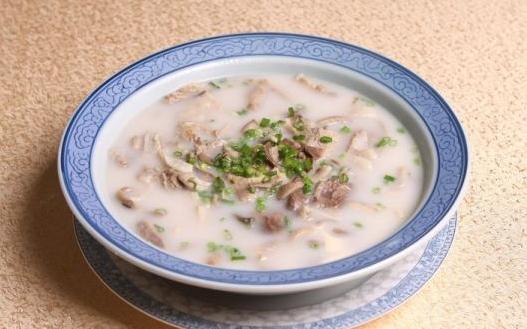 痛風(fēng)患者不宜選擇羊肉湯進補