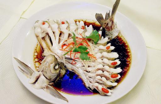 血脂高的人多吃清蒸魚(yú)