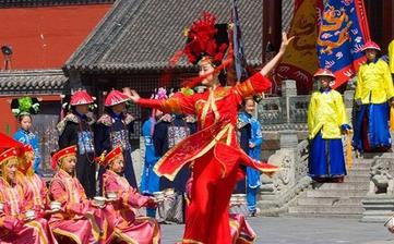 【滿族】滿族簡介_滿族傳統(tǒng)節(jié)日_滿族的風(fēng)俗習(xí)慣_滿族服飾_滿族文化 【滿族】滿族簡介_滿族傳統(tǒng)節(jié)日_滿族的風(fēng)俗習(xí)慣_滿族服飾_滿族文化