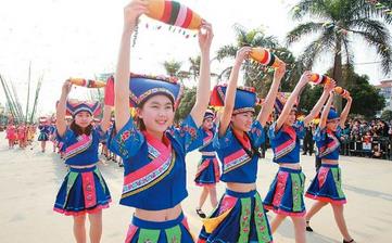 【壯族】壯族的由來,簡(jiǎn)介,傳統(tǒng)節(jié)日,風(fēng)俗習(xí)慣,服飾,宗教,文化 【壯族】壯族的由來,簡(jiǎn)介,傳統(tǒng)節(jié)日,風(fēng)俗習(xí)慣,服飾,宗教,文化