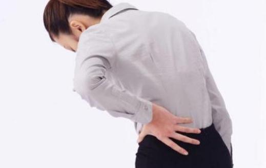 女人經(jīng)常腰痛是啥原因？