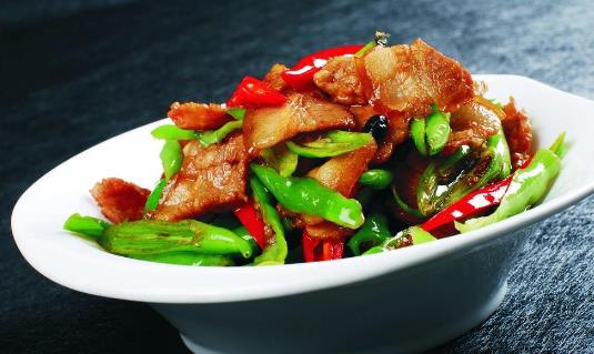 學(xué)星級(jí)飯店做小炒肉