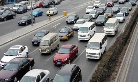 高峰期開(kāi)車的注意事項(xiàng)