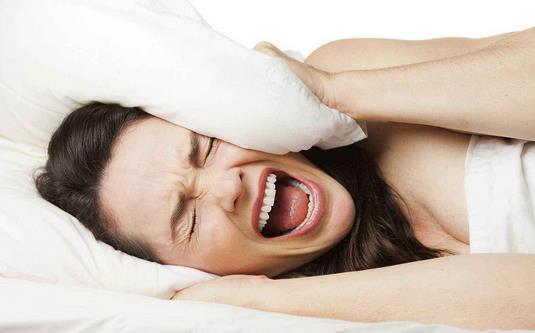 吃這些食物會(huì)影響睡眠！