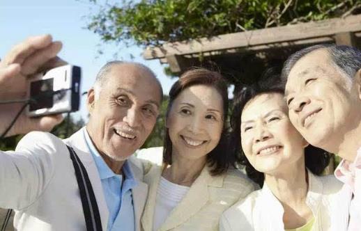 老年人如何安然度過(guò)寒冷冬季