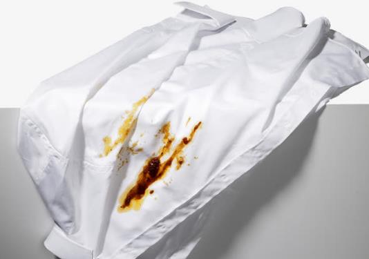 分享生活中實用小技巧 白衣服上碰到油漬用洗潔精洗