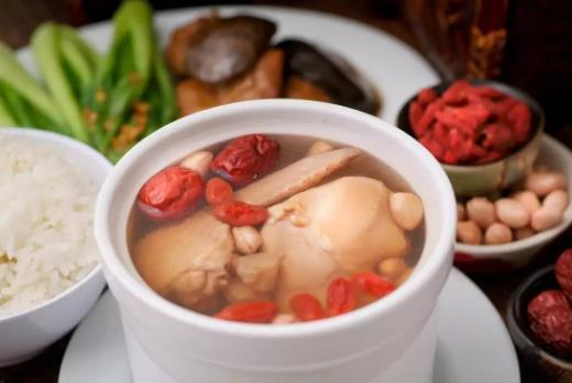 過(guò)敏性鼻炎患者的飲食禁忌 忌食寒涼生冷辣等食物