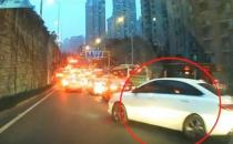 ?男子碰瓷月賺萬(wàn)元 遇到碰瓷教你三招脫困