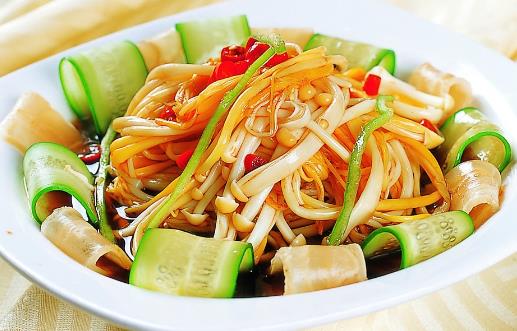 氣質(zhì)虛弱血?dú)獠蛔?補(bǔ)血食譜助你擺脫氣血不足