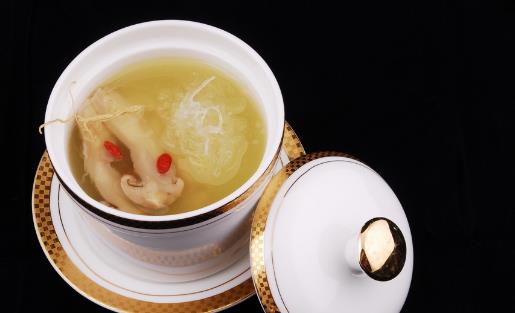 女性臉色發(fā)白屬氣血不足 教你補(bǔ)氣補(bǔ)血食譜補(bǔ)氣色