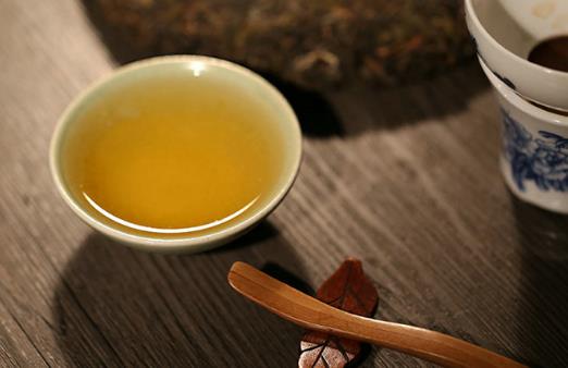 一日無(wú)茶則滯三日無(wú)茶則病 紅茶和綠茶的區(qū)別