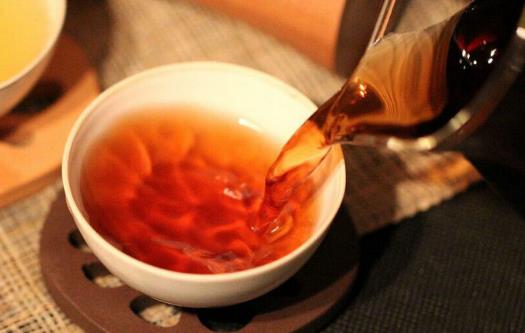 一日無(wú)茶則滯三日無(wú)茶則病 紅茶和綠茶的區(qū)別