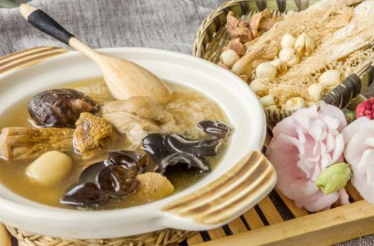 經(jīng)期女人調(diào)養(yǎng)食譜的做法 經(jīng)期飲食注意事項(xiàng)