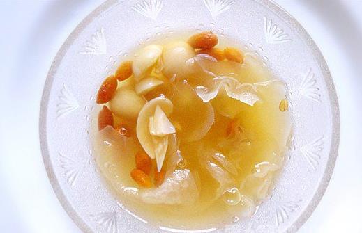 經常熬夜的人吃什么？女性宜選滋陰祛火食療方
