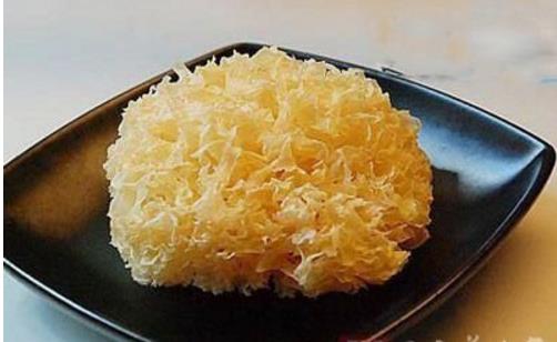 銀耳營養(yǎng)價(jià)值高 春季止咳潤(rùn)肺可吃它
