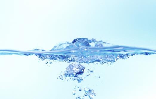 燒開的自來水里有水垢，還能不能喝？