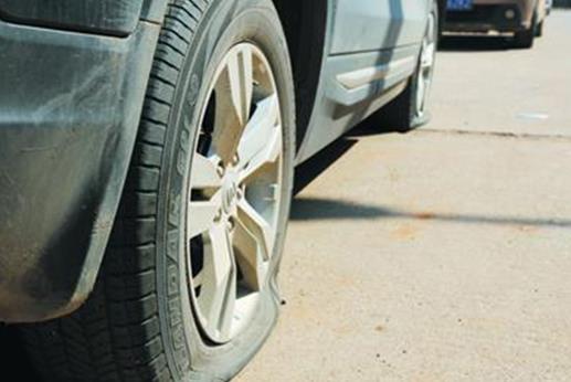 分辨汽車輪胎正反面？裝反有多危險(xiǎn)？