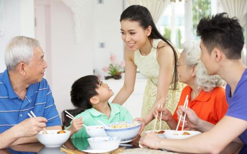 飯后堅持6種習慣，無論男女，長壽不會相負