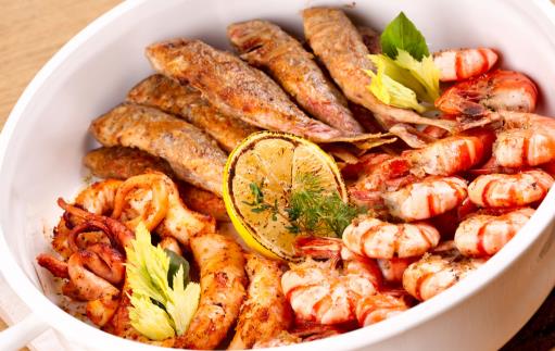 再三提醒：四類人要遠(yuǎn)離海鮮，再饞也別碰，否則難受的是