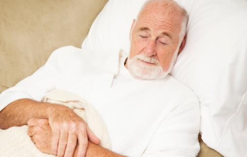 提高老人睡眠質(zhì)量 睡覺前有八件事是必須做