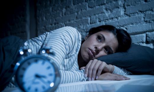 經(jīng)常失眠的原因 營造良好的睡眠環(huán)境的方法