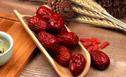 女性氣血虛的九大癥狀 日?？啥喑匝a(bǔ)氣血食療方