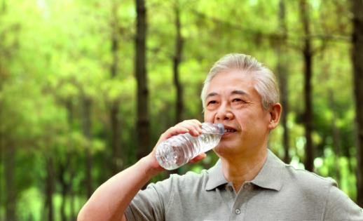 老年人在飲食方面吃的健康 需要遵循的事項(xiàng)