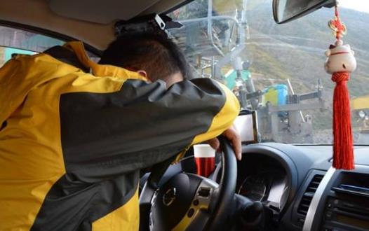 汽車駕駛員健康狀況堪憂 預(yù)防司機(jī)職業(yè)病的注意事項